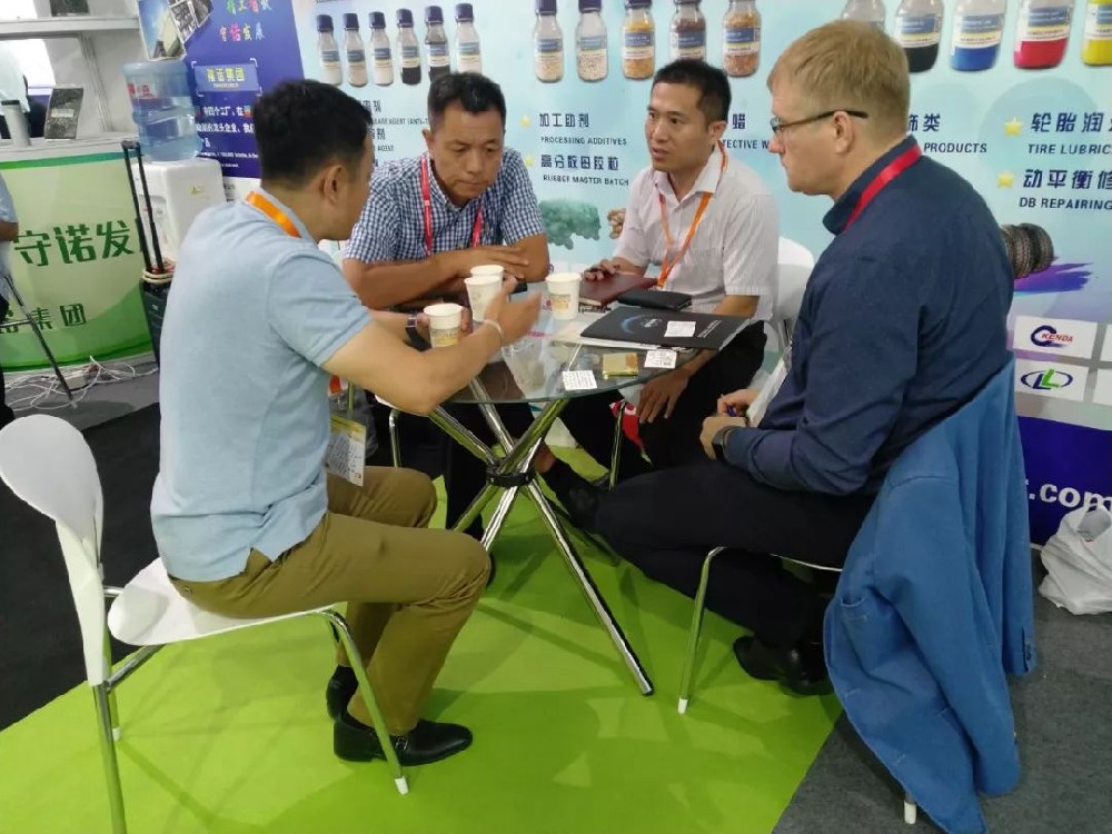 福诺集团参加2019年上海橡胶技术展览会并召开产品发布会